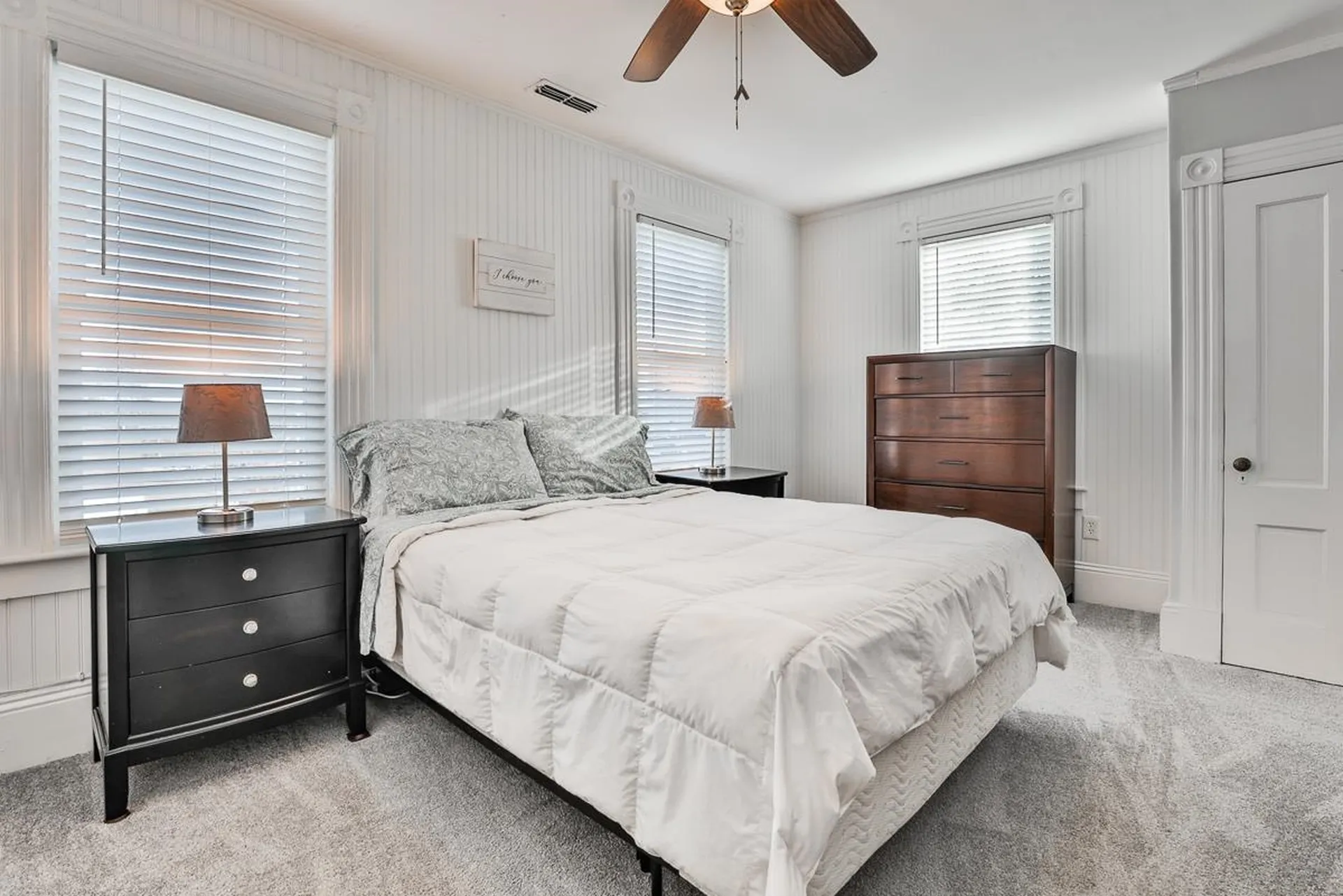 79 Whitney Street Nashua NH 03064