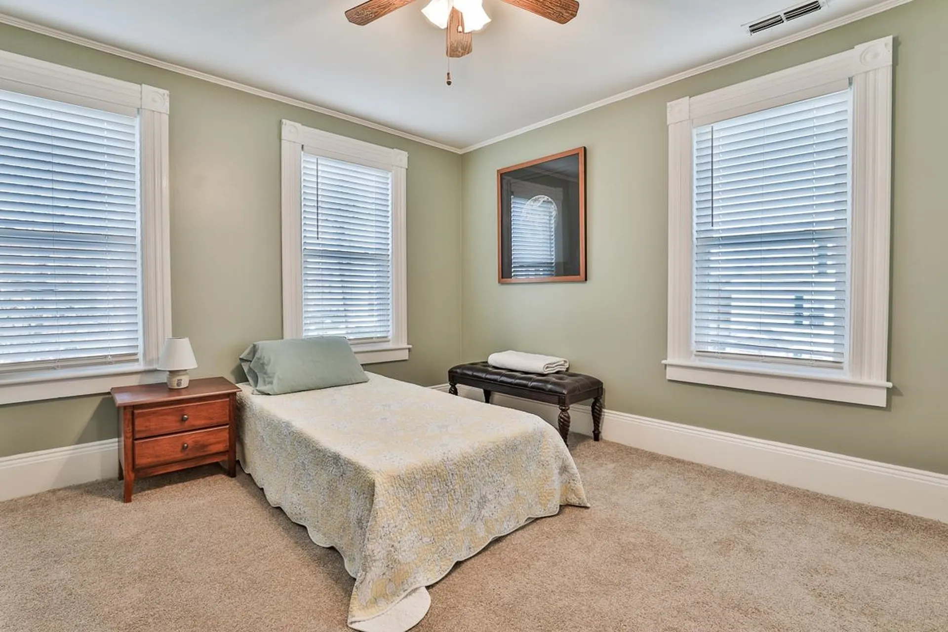 79 Whitney Street Nashua NH 03064
