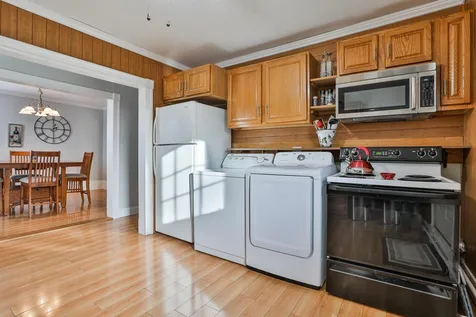 79 Whitney Street Nashua NH 03064