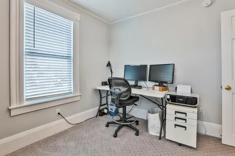79 Whitney Street Nashua NH 03064