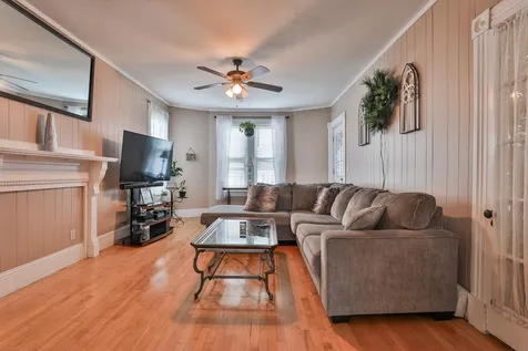 79 Whitney Street Nashua NH 03064