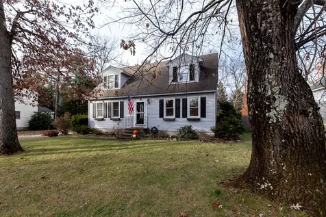 48 Robert Hall Road Manchester NH 03103