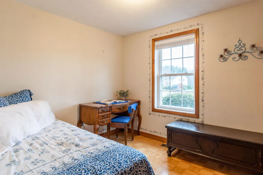 15 Tamarack Court Manchester NH 03103