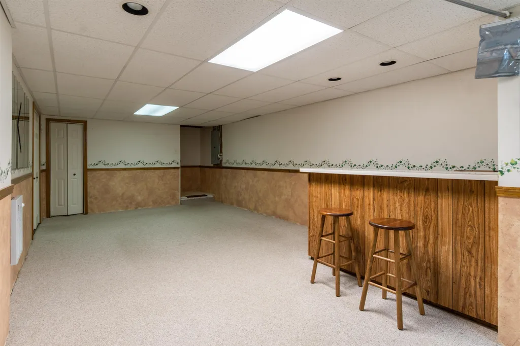15 Tamarack Court Manchester NH 03103