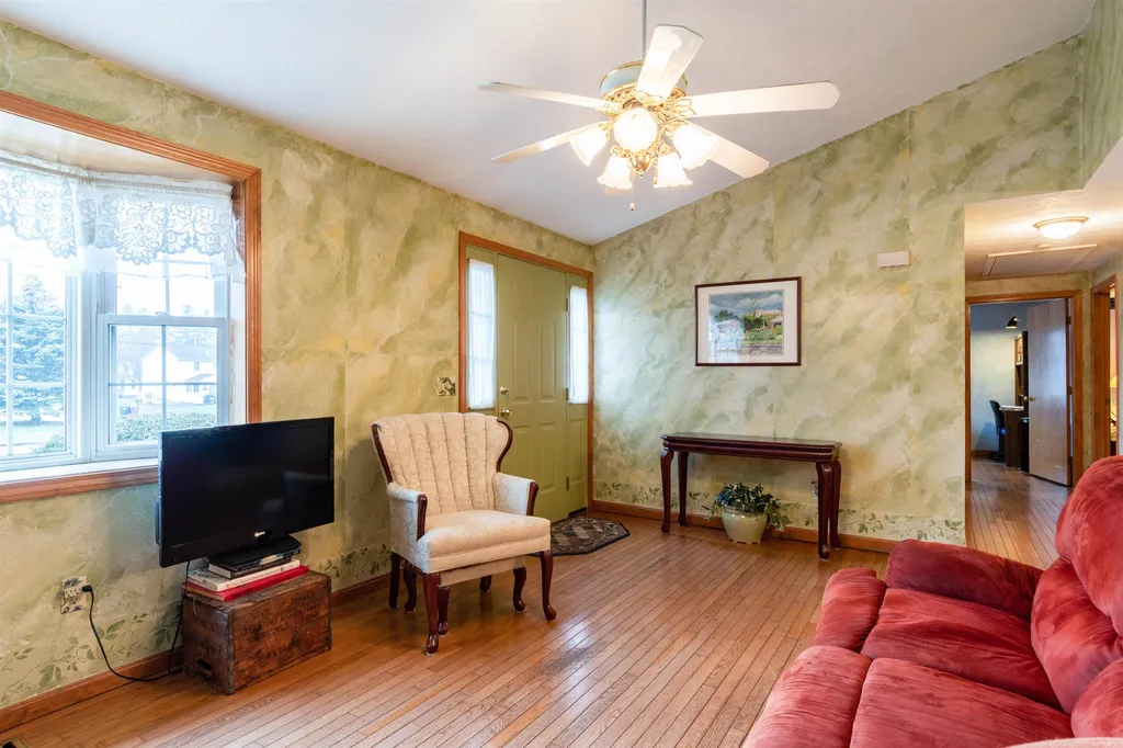 15 Tamarack Court Manchester NH 03103