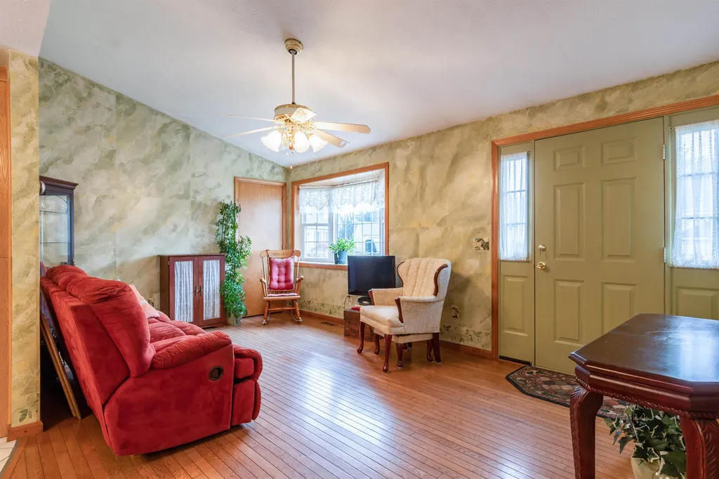15 Tamarack Court Manchester NH 03103