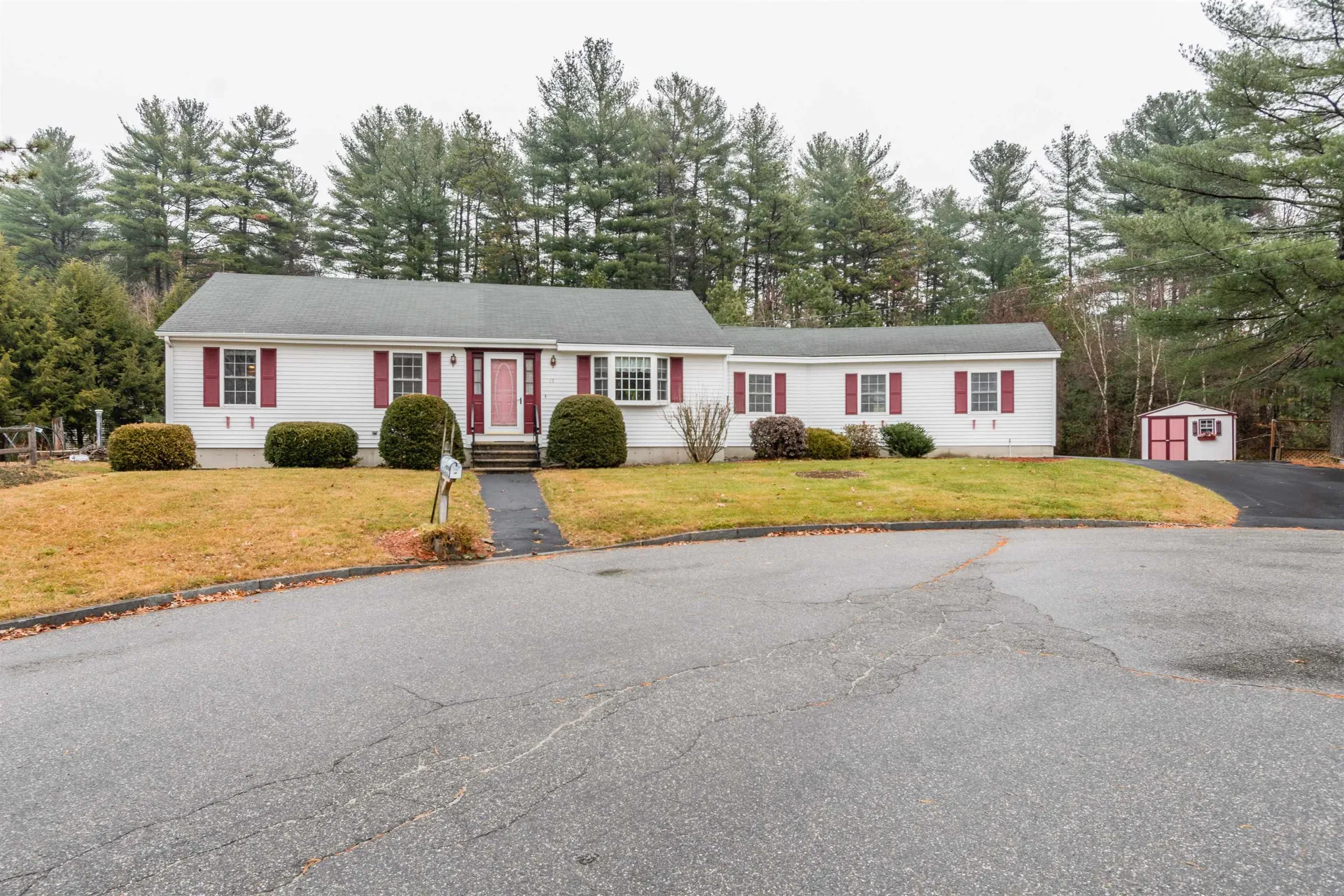 15 Tamarack Court Manchester NH 03103