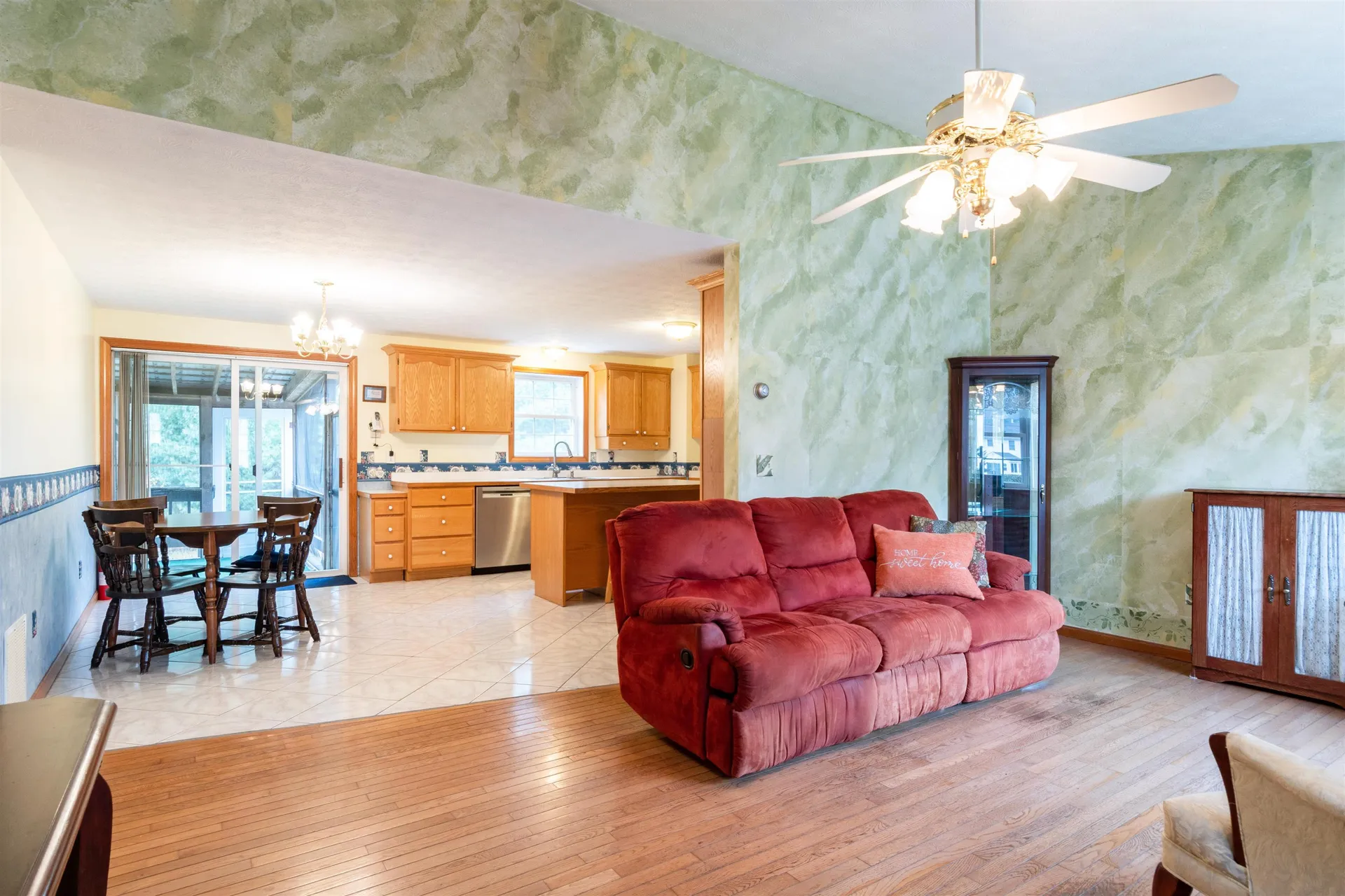 15 Tamarack Court Manchester NH 03103
