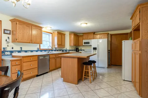 15 Tamarack Court Manchester NH 03103