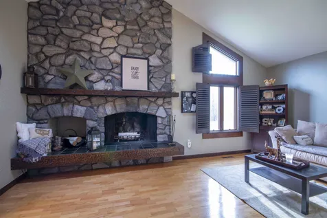 7 Gordon Drive Londonderry NH 03053