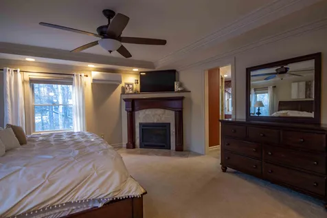7 Gordon Drive Londonderry NH 03053
