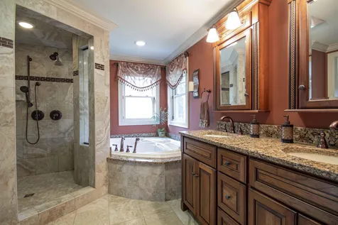 7 Gordon Drive Londonderry NH 03053