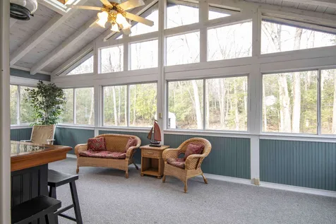 7 Gordon Drive Londonderry NH 03053