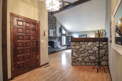7 Gordon Drive Londonderry NH 03053