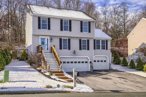 214 Heathrow Avenue Manchester NH 03104