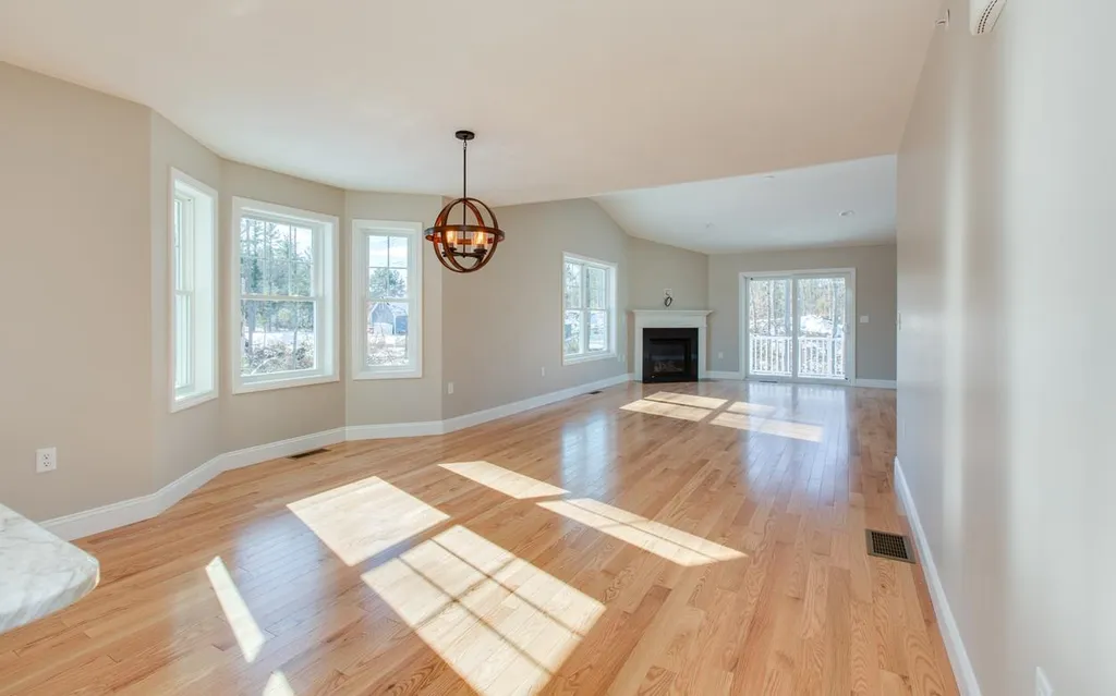 63 Abacoa Road Pelham NH 03076