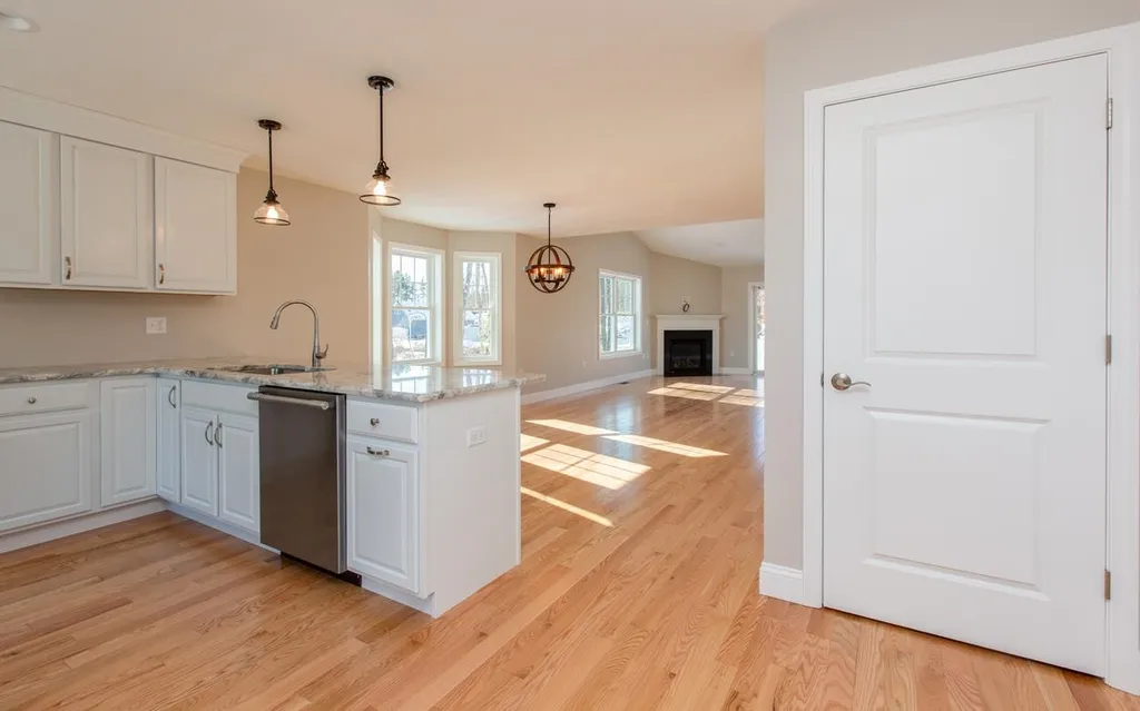 63 Abacoa Road Pelham NH 03076