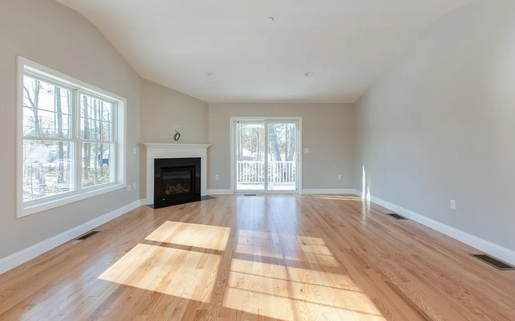 63 Abacoa Road Pelham NH 03076