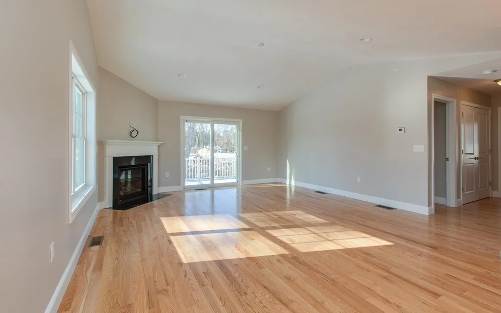 63 Abacoa Road Pelham NH 03076