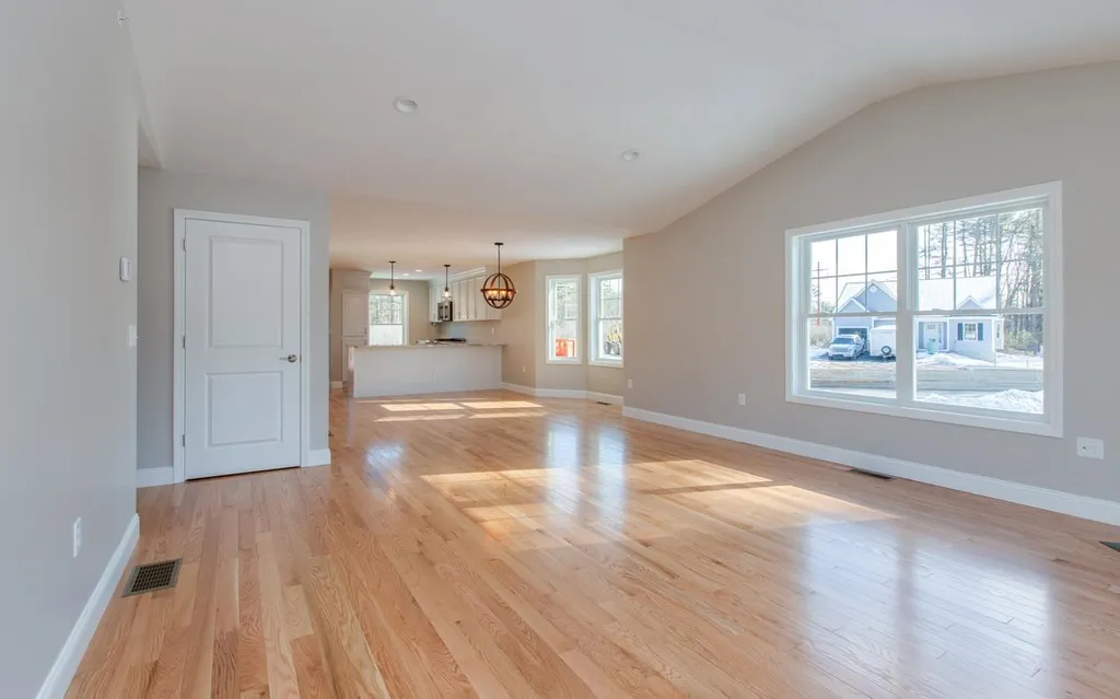 63 Abacoa Road Pelham NH 03076