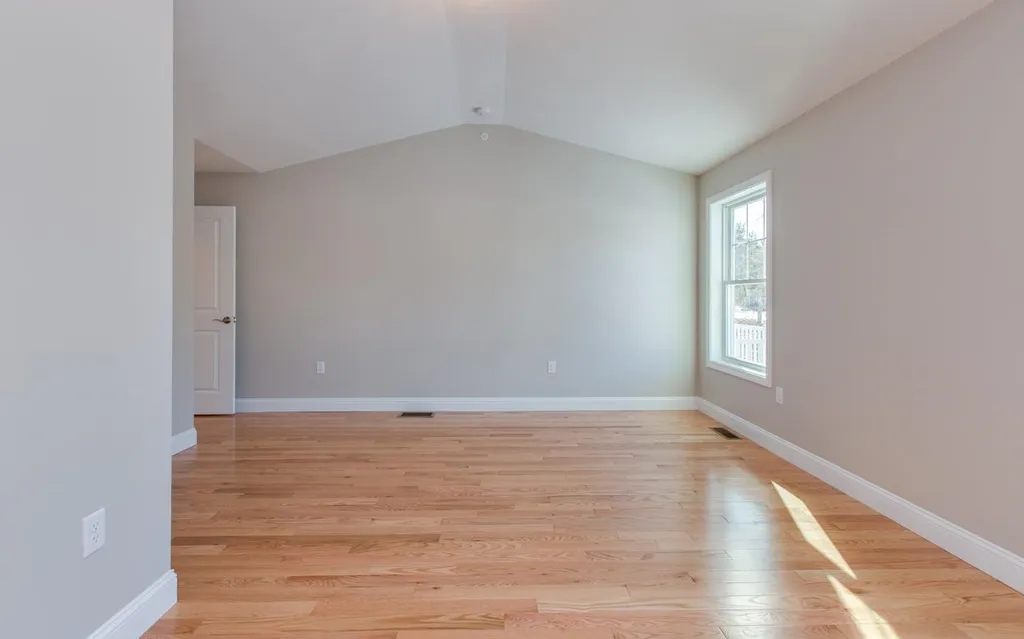 63 Abacoa Road Pelham NH 03076