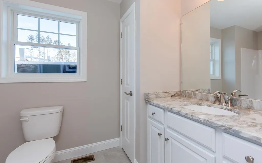 63 Abacoa Road Pelham NH 03076
