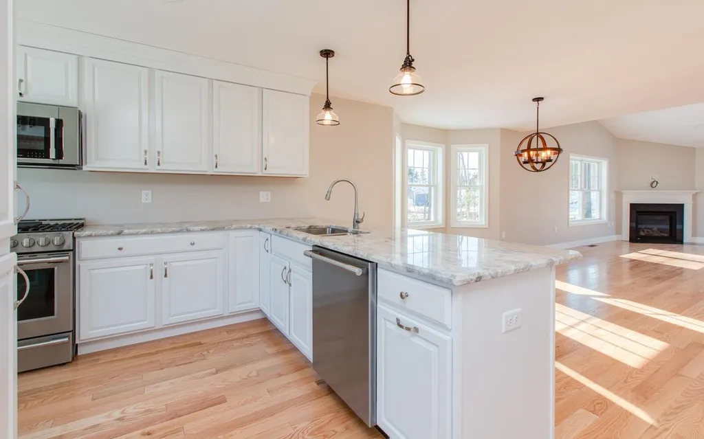 63 Abacoa Road Pelham NH 03076
