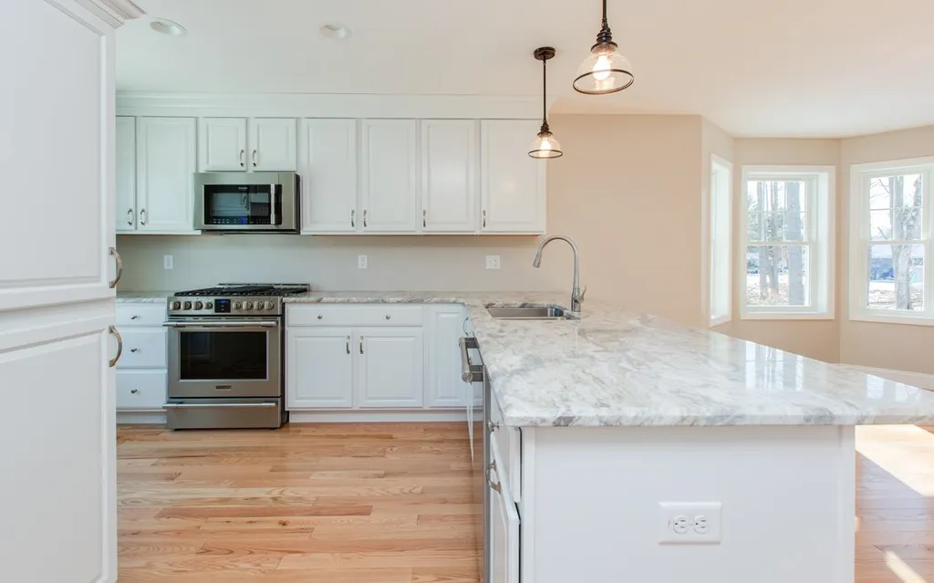 63 Abacoa Road Pelham NH 03076