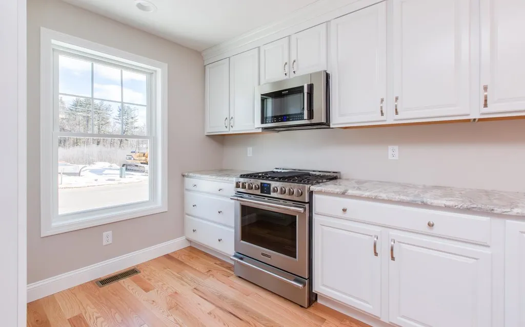 63 Abacoa Road Pelham NH 03076