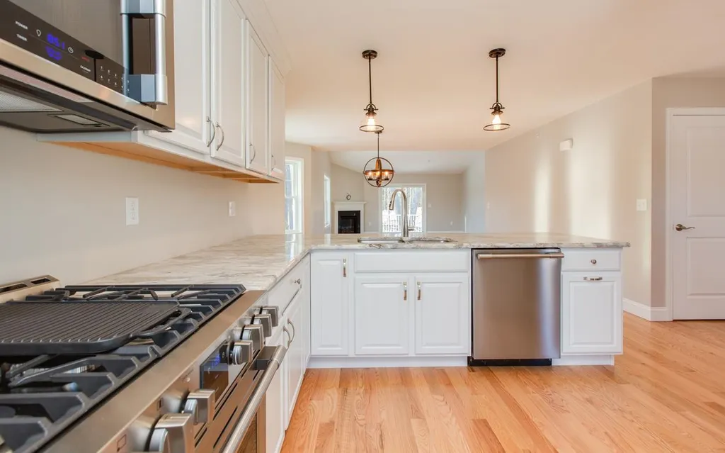 63 Abacoa Road Pelham NH 03076