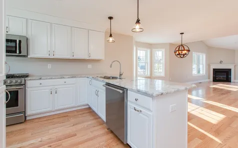 63 Abacoa Road Pelham NH 03076