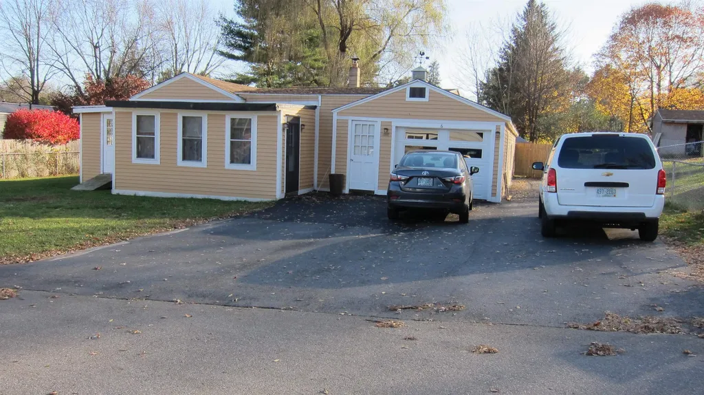 6 Mildred Avenue Raymond NH 03077