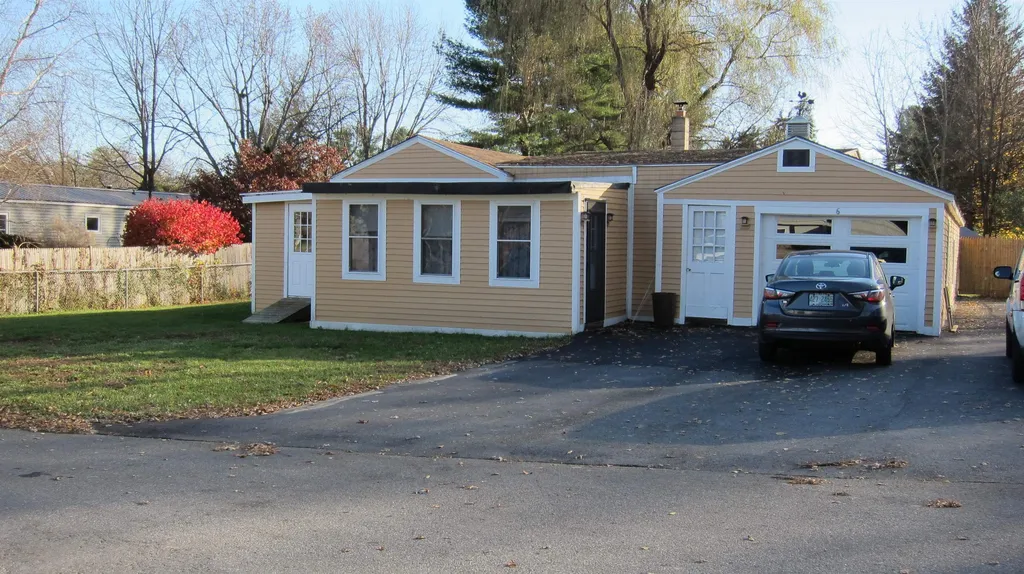6 Mildred Avenue Raymond NH 03077
