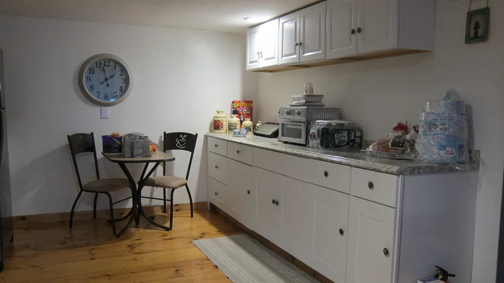 6 Mildred Avenue Raymond NH 03077