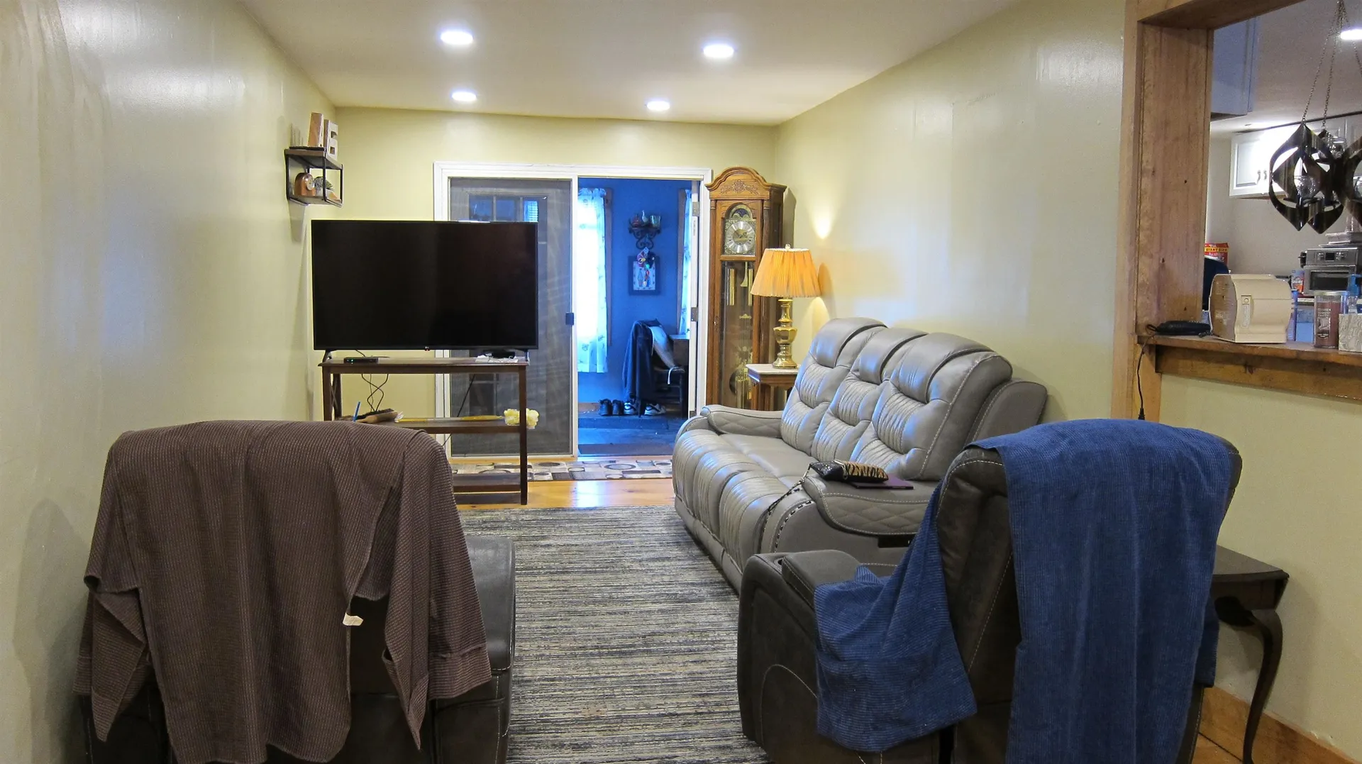 6 Mildred Avenue Raymond NH 03077