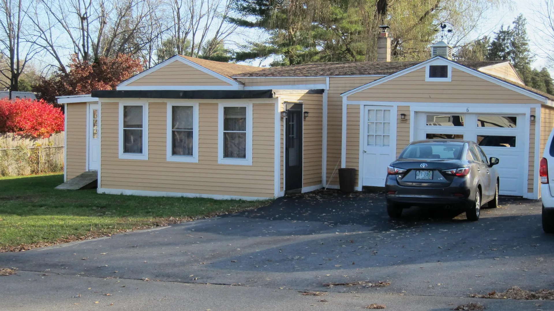 6 Mildred Avenue Raymond NH 03077