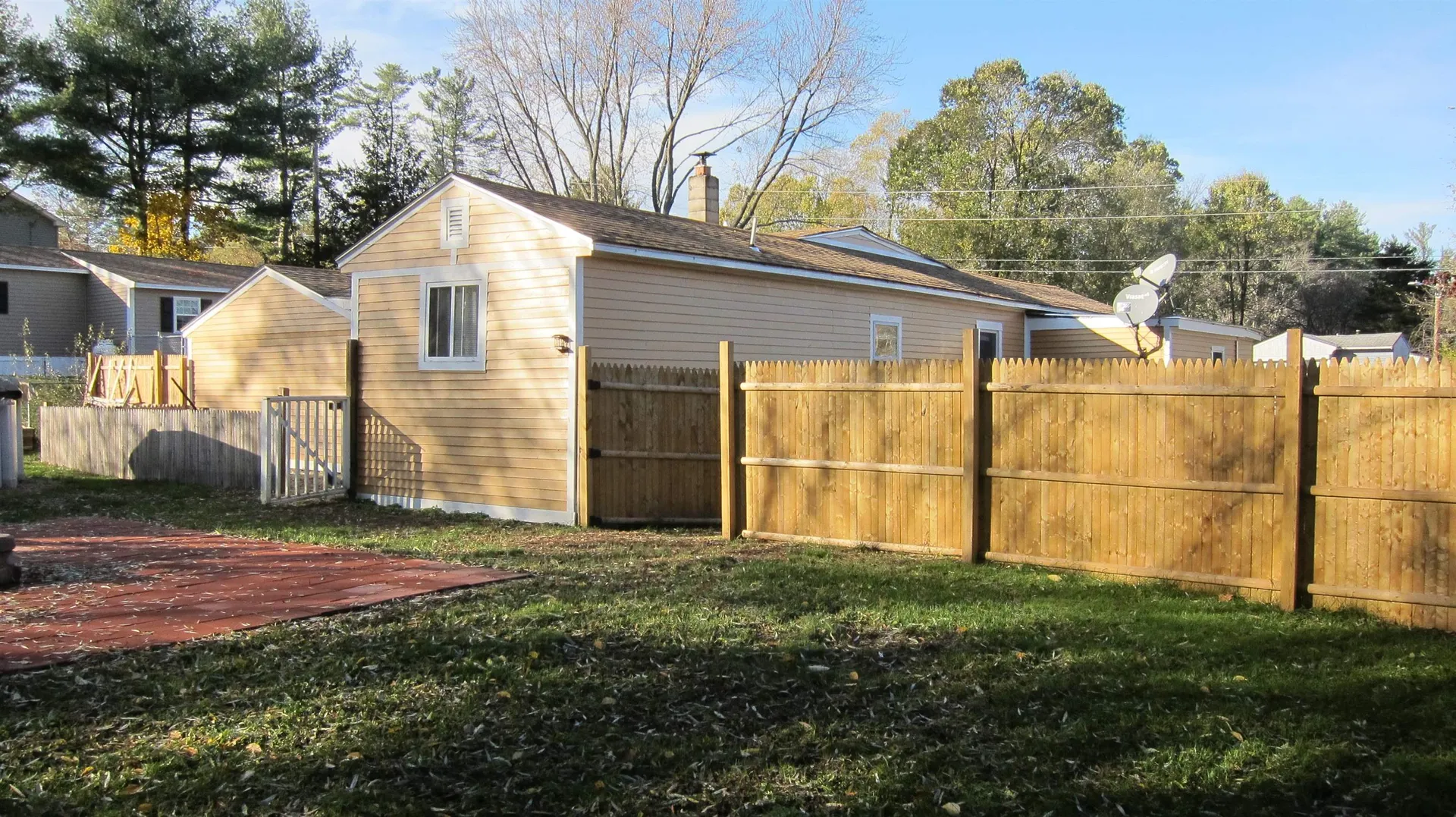 6 Mildred Avenue Raymond NH 03077