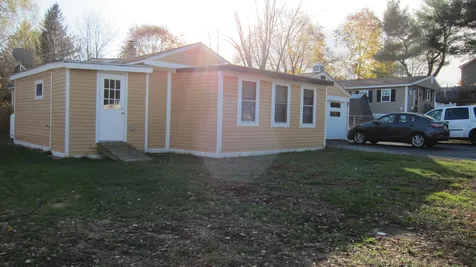 6 Mildred Avenue Raymond NH 03077