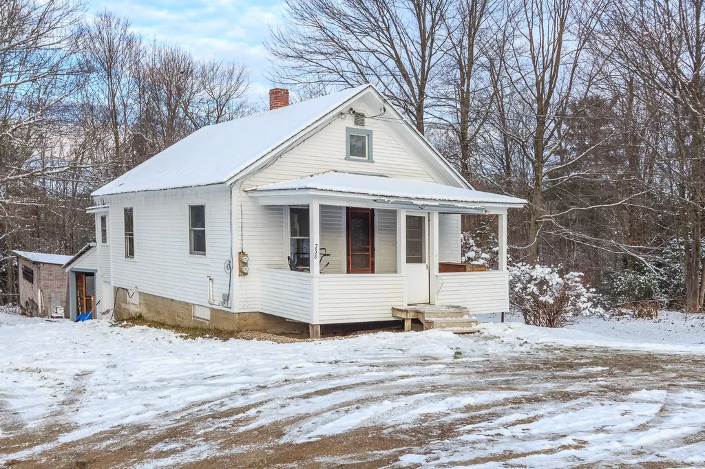 738 Hanover Street Claremont NH 03743