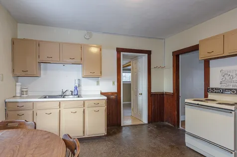 738 Hanover Street Claremont NH 03743