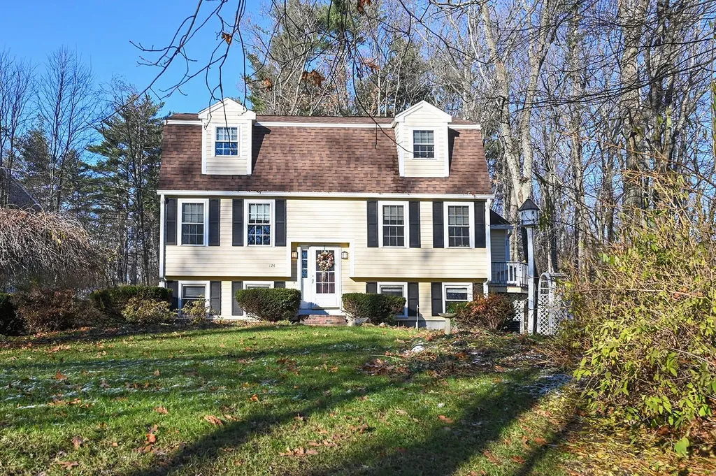 124 Warner Hill Road Derry NH 03038