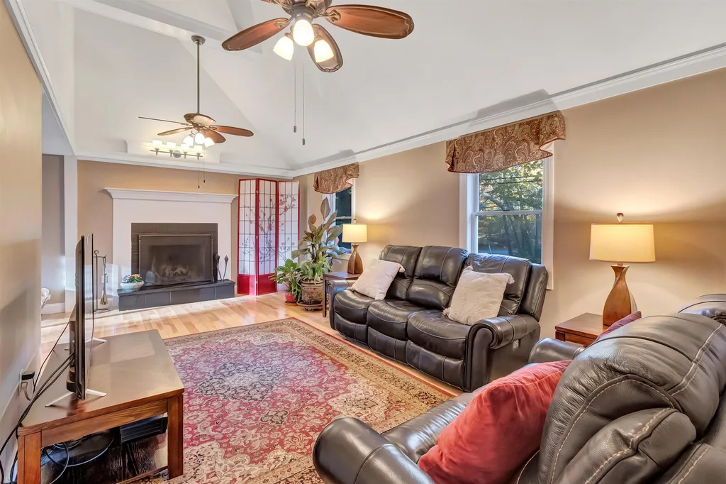 6 Old Gordon Road Brentwood NH 03833