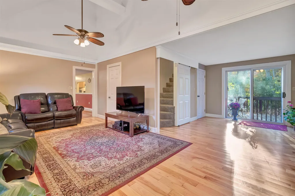 6 Old Gordon Road Brentwood NH 03833