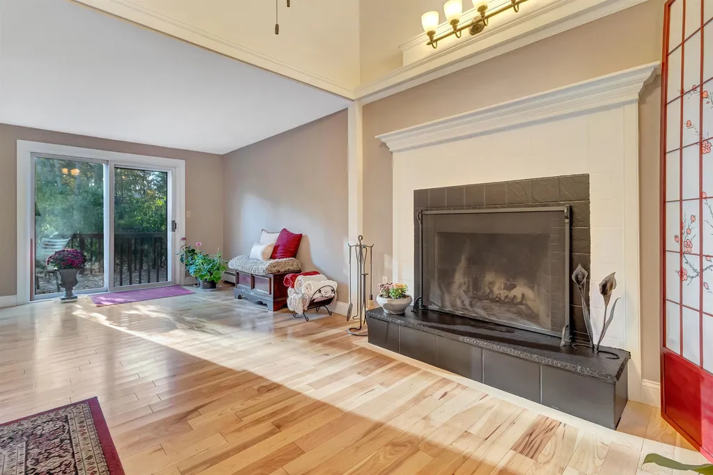 6 Old Gordon Road Brentwood NH 03833