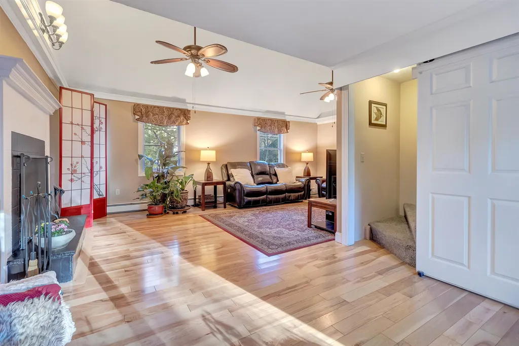 6 Old Gordon Road Brentwood NH 03833