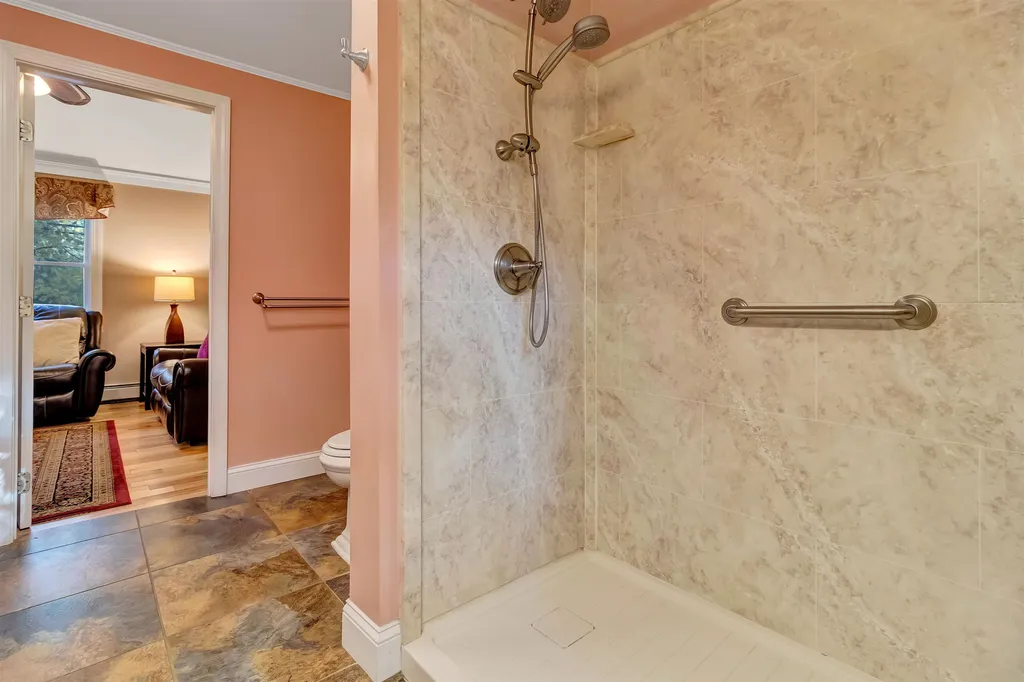6 Old Gordon Road Brentwood NH 03833
