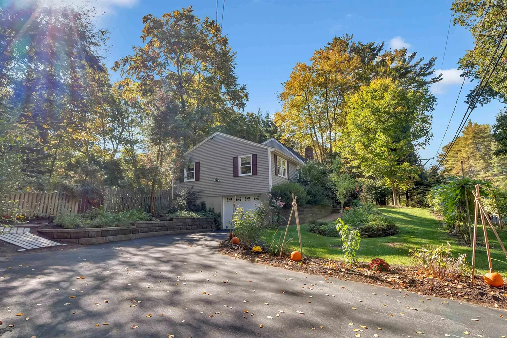 6 Old Gordon Road Brentwood NH 03833