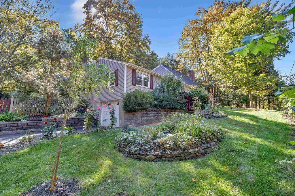 6 Old Gordon Road Brentwood NH 03833
