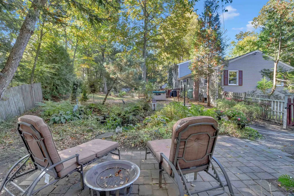 6 Old Gordon Road Brentwood NH 03833