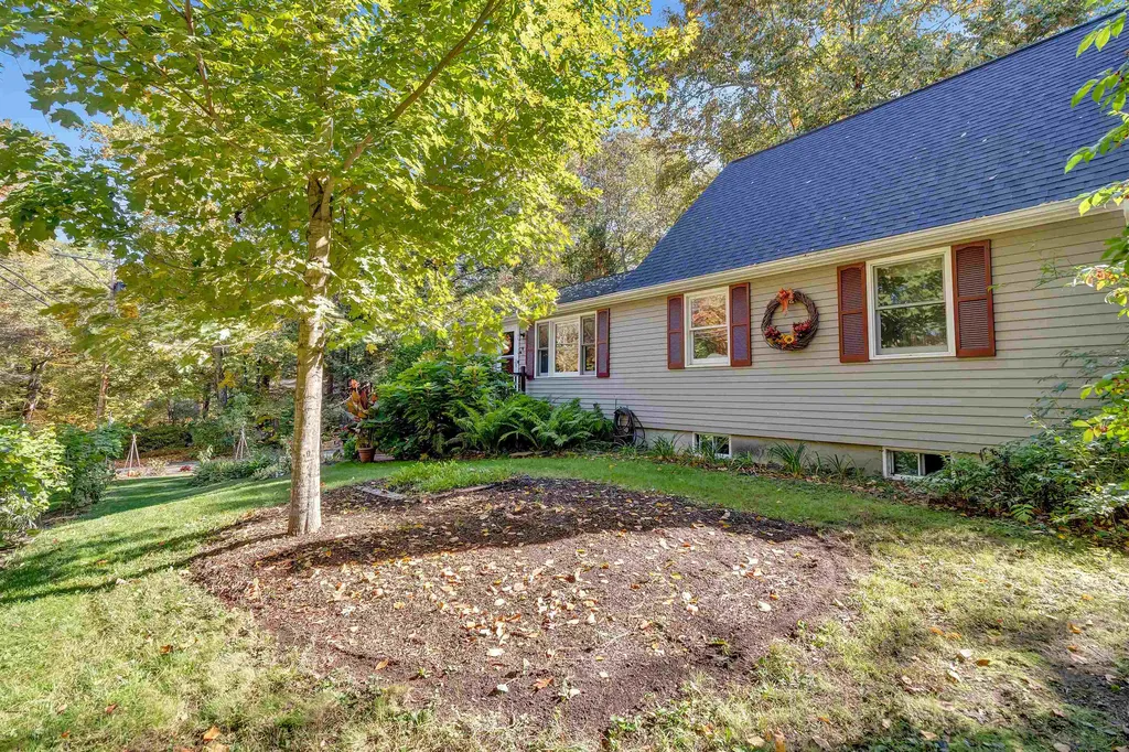 6 Old Gordon Road Brentwood NH 03833
